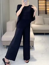 Wide-Leg Textured Plissé Pants